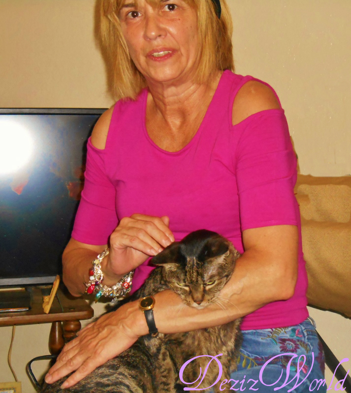 Faynkz fur breengin' us nomz and treetz awnty Lizbeth.