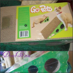 GoPets Cat scratcher