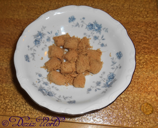 Bowl of Stella and Chewy's duck duck goose freeze dried nuggets