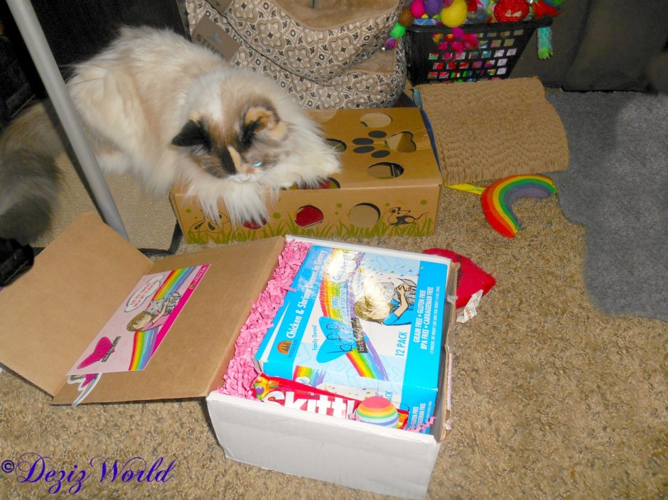 Raena checks out Weruva