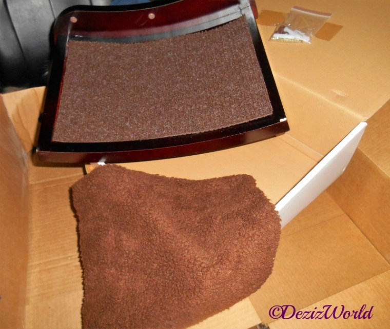 Cat shelf with 2 covers